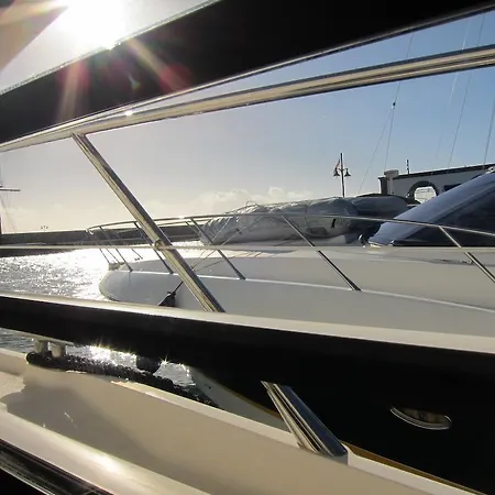 Botel Lanzarote Yacht *
